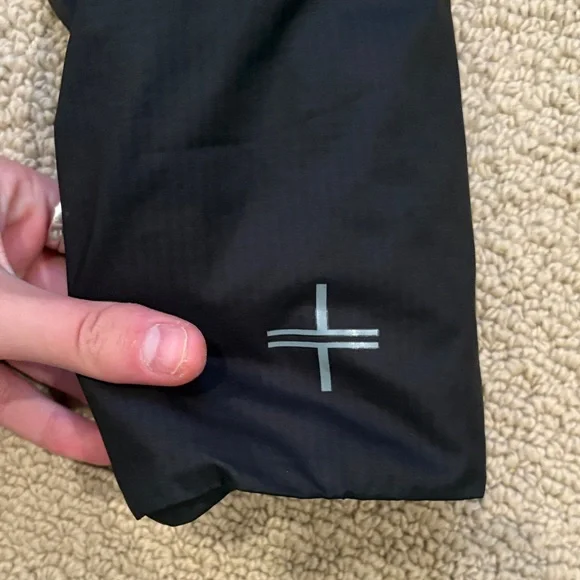 Icebreaker Women's Black Quilted Puffer Coat - Picture 3 of 9